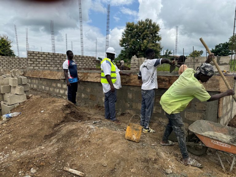 Erster Schulbau in Togo hat begonnen!